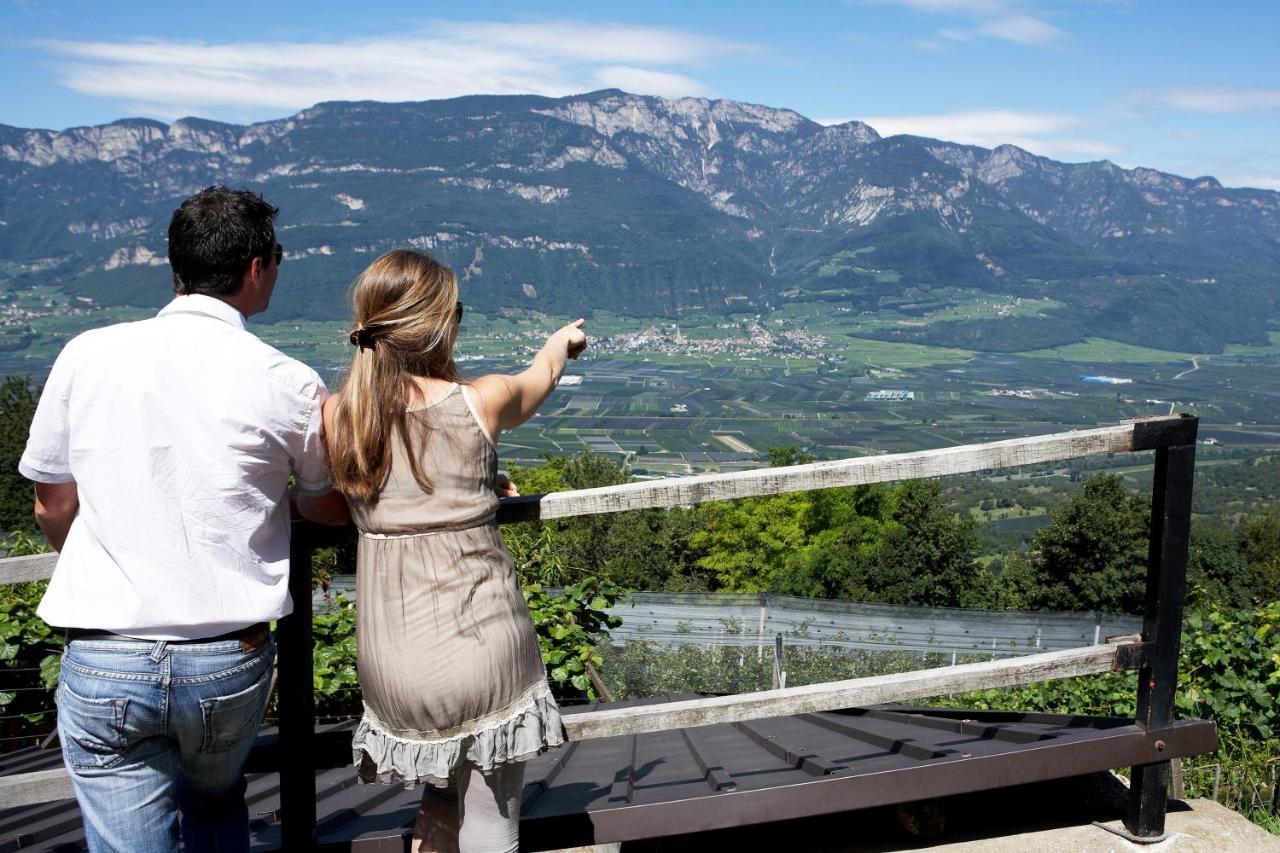 Engadiner Apartments & Wines Montagna Eksteriør billede