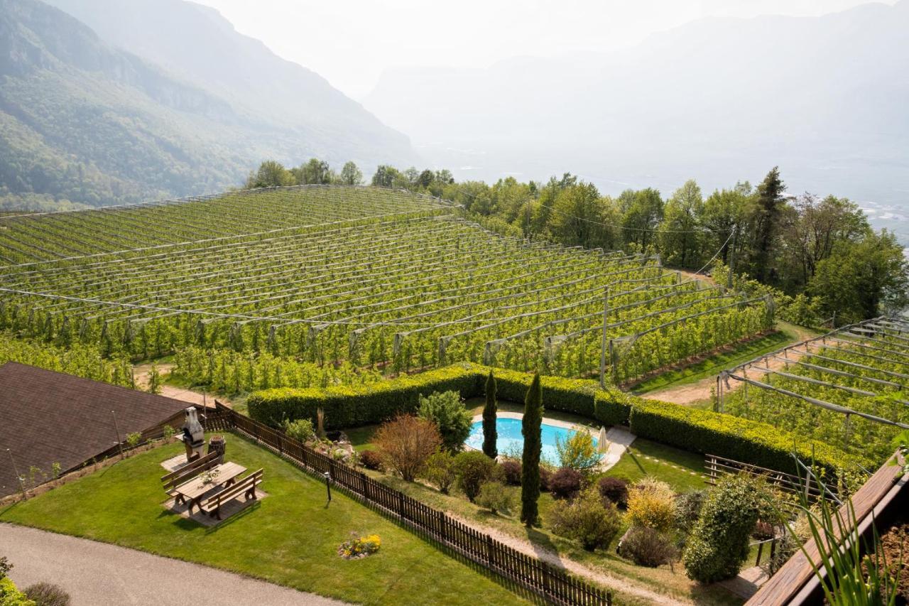 Engadiner Apartments & Wines Montagna Eksteriør billede