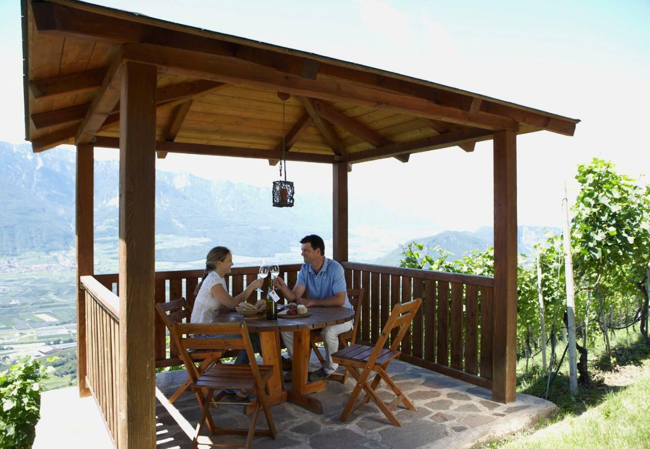 Engadiner Apartments & Wines Montagna Eksteriør billede
