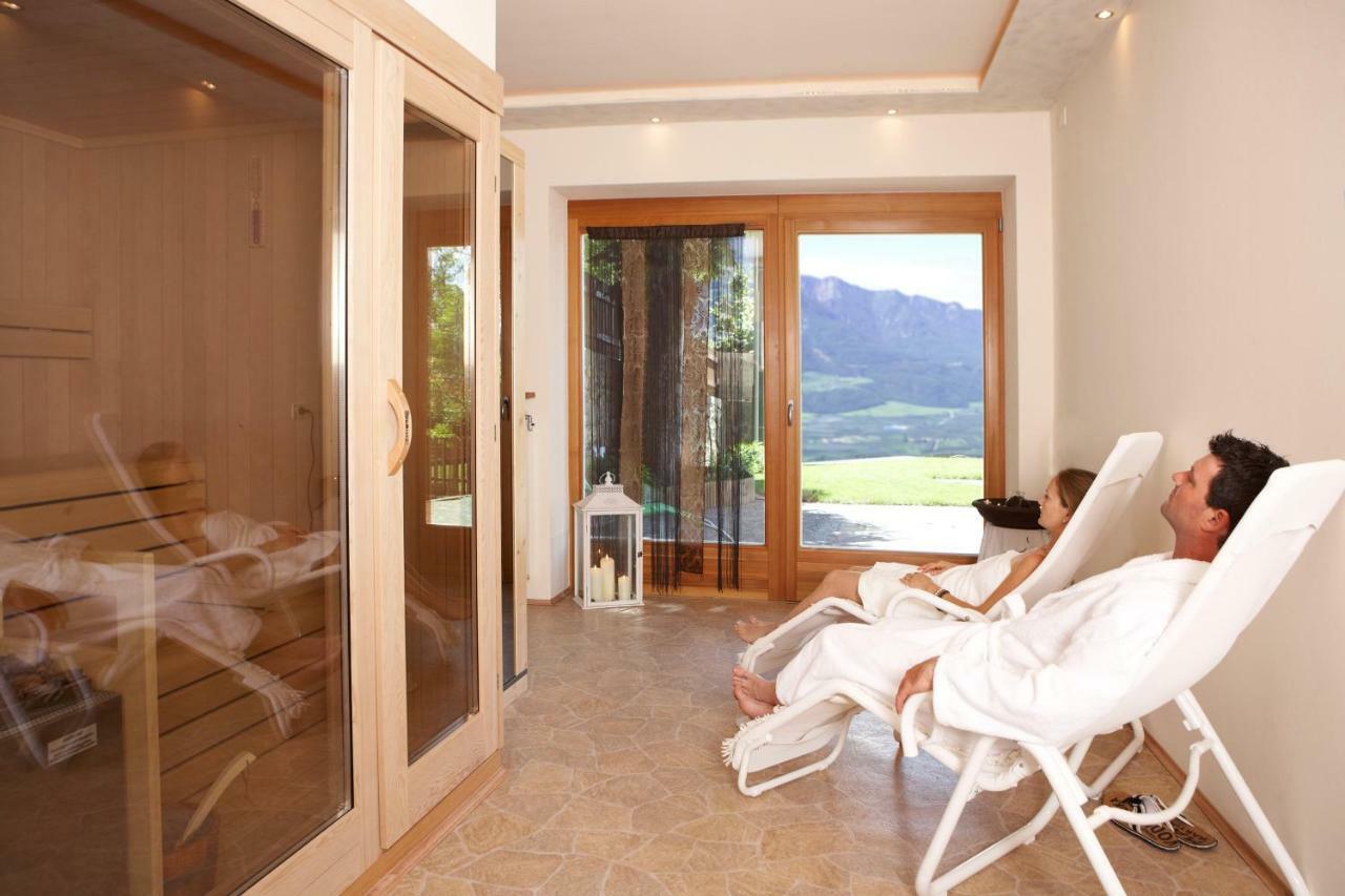 Engadiner Apartments & Wines Montagna Eksteriør billede